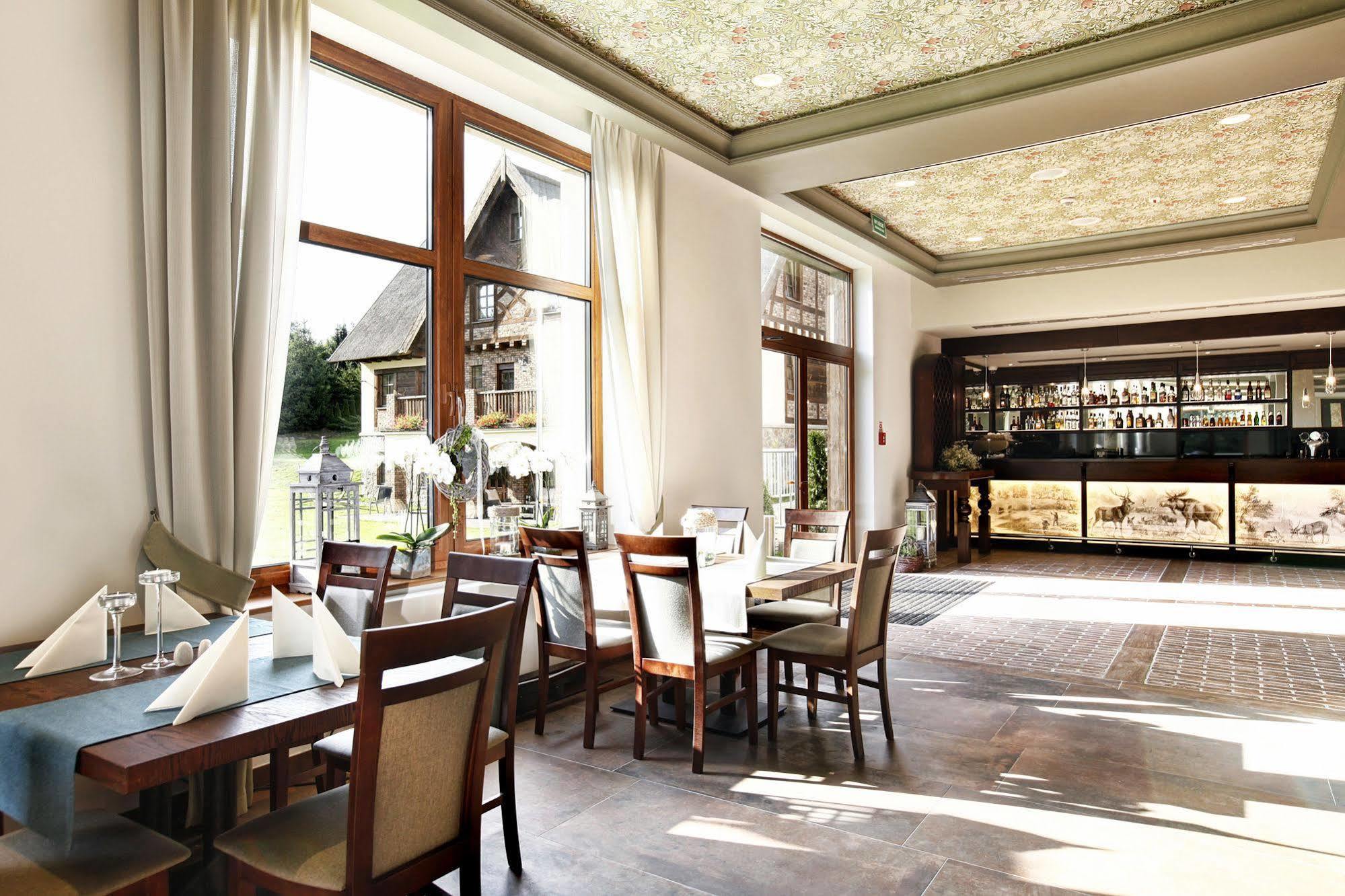 Hotel Aubrecht Country Spa Resort Przechlewo Exterior foto